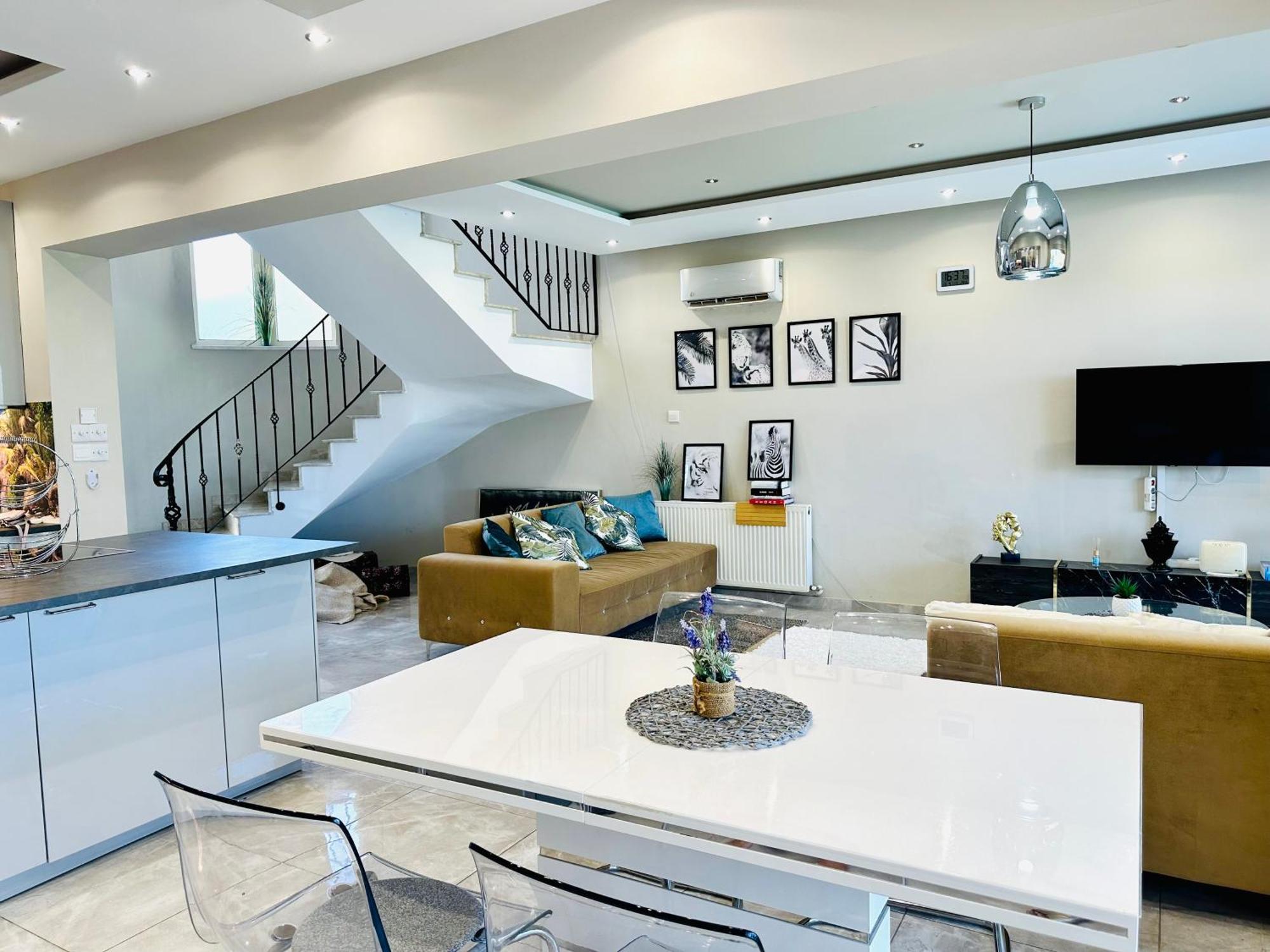 Villa Luxury Lapis Lazuli Meneou