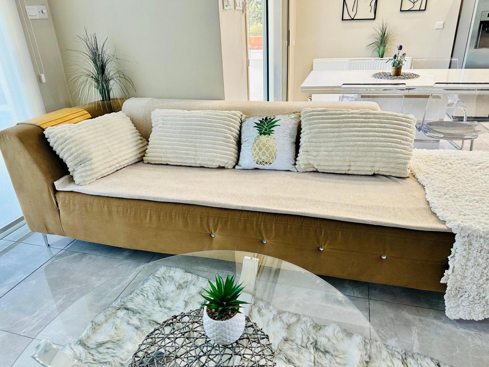 Luxury Lapis Lazuli Villa Meneou